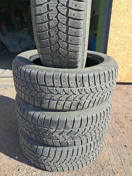Продам комплект зимних шин