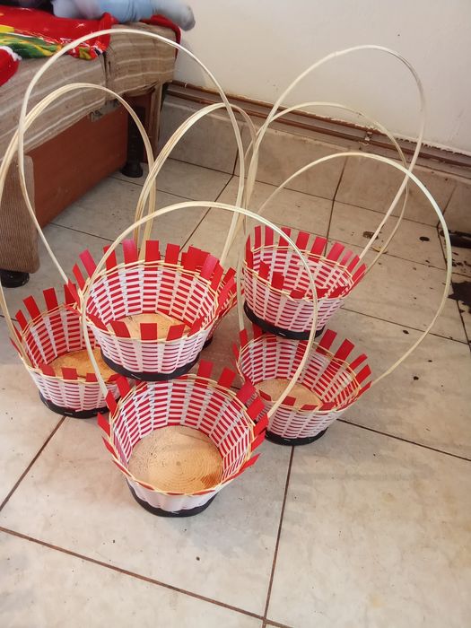 Coșulețe pentru aranjamente florale