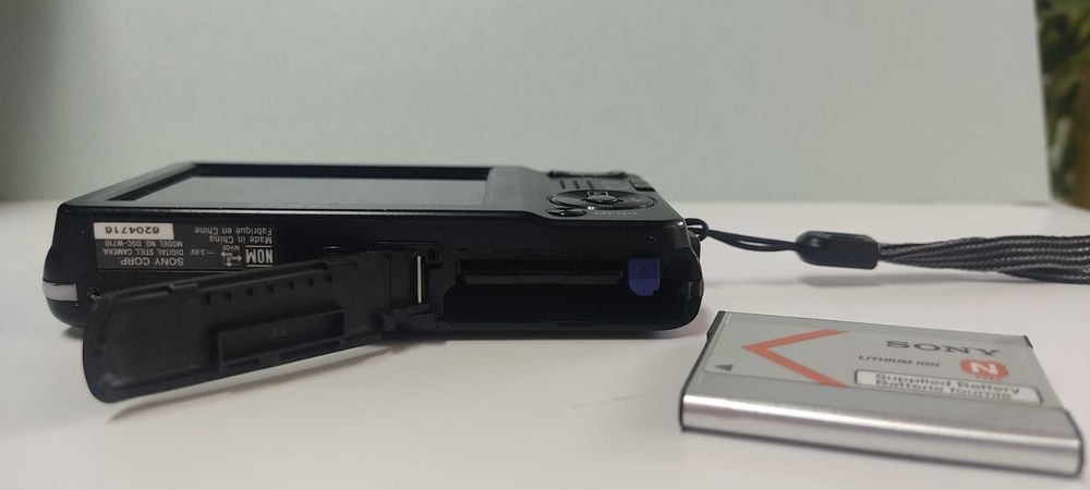 Чудесно фотоапаратче SONY DSC W710