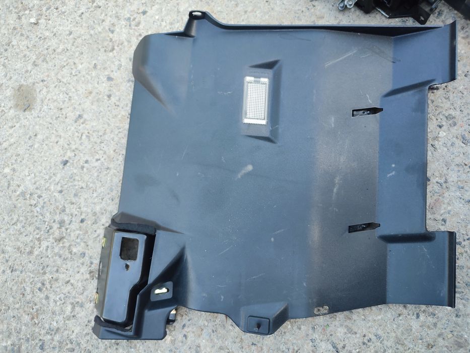 Крепление бардачка на БМВ Е34 рестайл