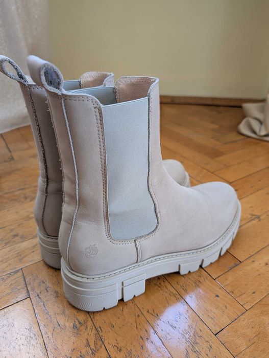 Бежови боти от набук Apple of Eden Chelsea 'Conny'