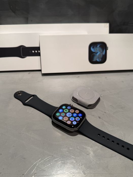 ЧИСТО НОВ Apple Watch Series 11 46 mm Space Gray