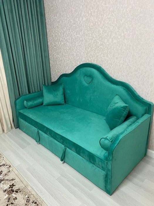 Диван-кровать с дельфин механизмом