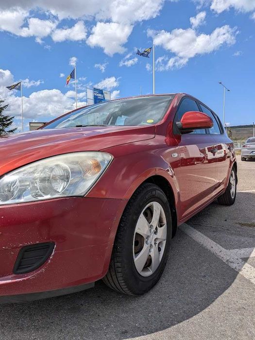 Kia Cee'd 1.4 Benzină 107 CP | 2008 | 200.000 km | ITP 2027
