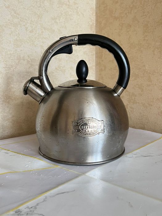 Чайник от Berghoff