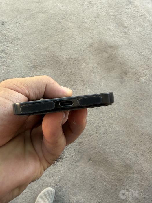 Iphone 16 pro 256gb qora. Yomkost 90% ideal uta tozza tel sotiladi.