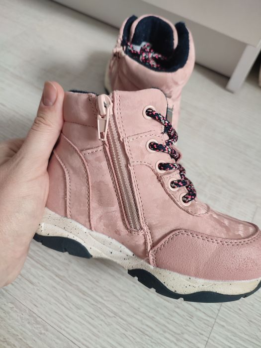 Ботинки на девочку