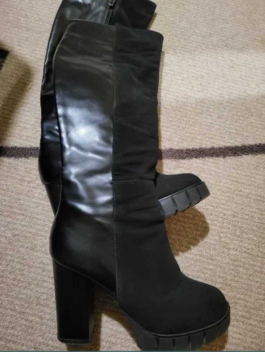 Дамски ботуши в черно