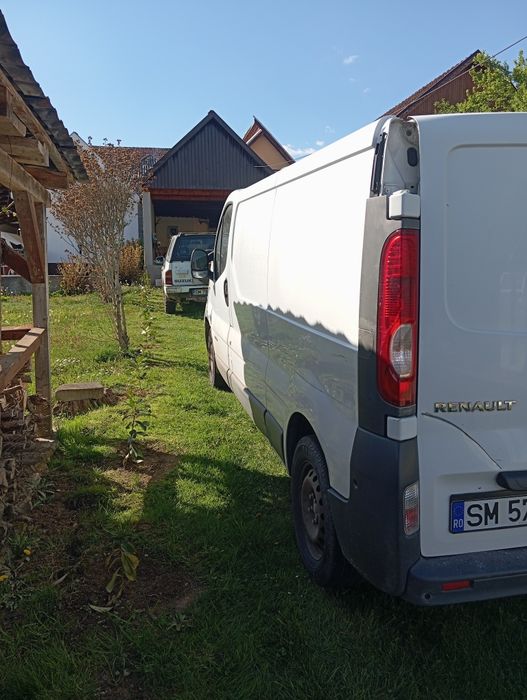 Mașina Renault trafic