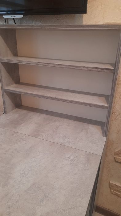 Маникюрный стол новый