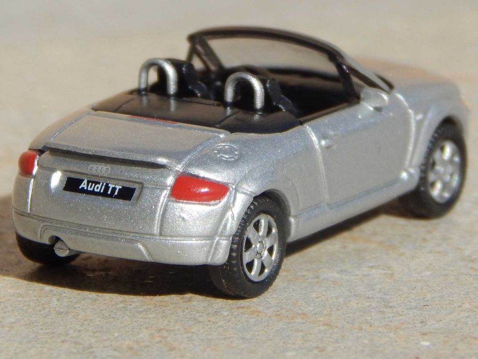 Macheta Audi TT Roadster I 1998 sc 1:87 HO metalica