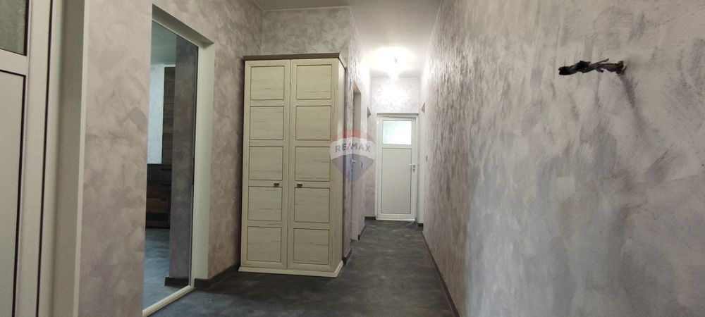 Продава се Тристаен апартамент в Варна, Младост 1 - 106 кв.м за 2076 €/кв.м - Снимка #12