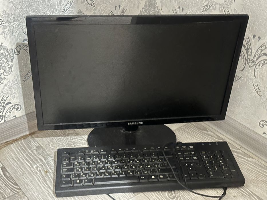 Монитор нерабочий на запчасти