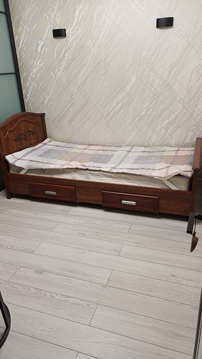 Продам кровать б/у
