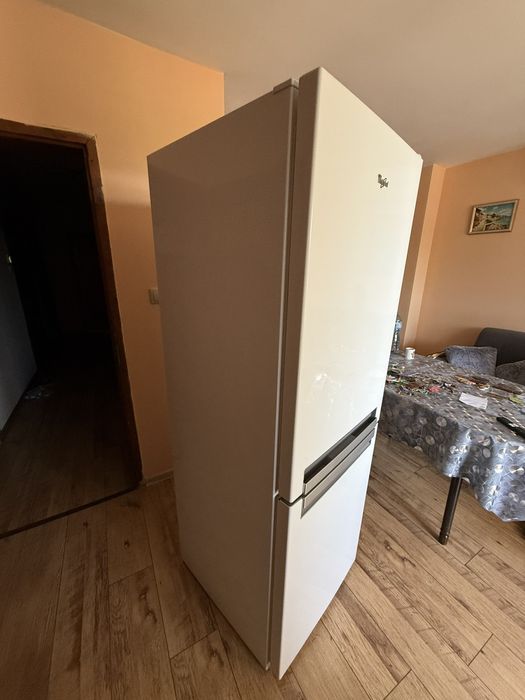 Хладилник с фризер