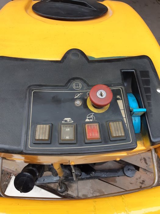 Aparat de curatat pardosele