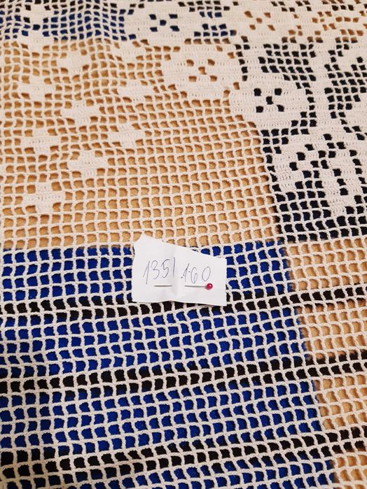 Покривка -нова, ръчно плетиво