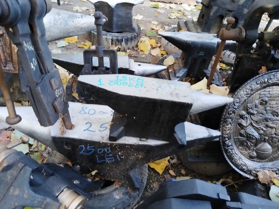 Nicovala foarte veche de fierărie