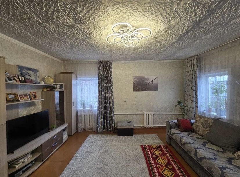 Продам дом в Рабочем поселке с водой