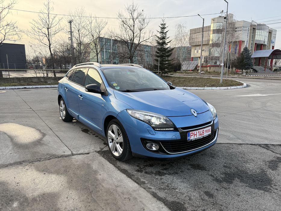 Renault Megane 3 Bose 1.5 dci,Bi Xenon,Line Assist,Panoramic, Istoric!
