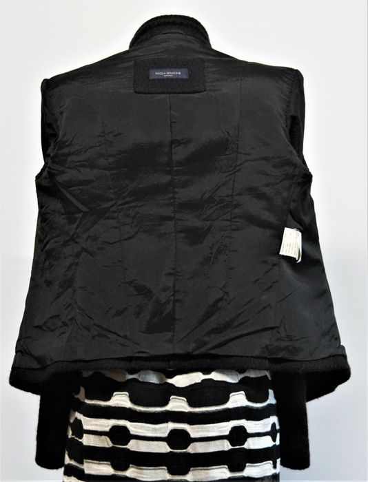 Jacheta neagra Piazza Sempioni doua randuri nasturi marimea 40IT