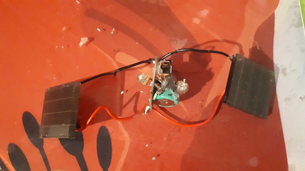 Sateli interactiv de birou