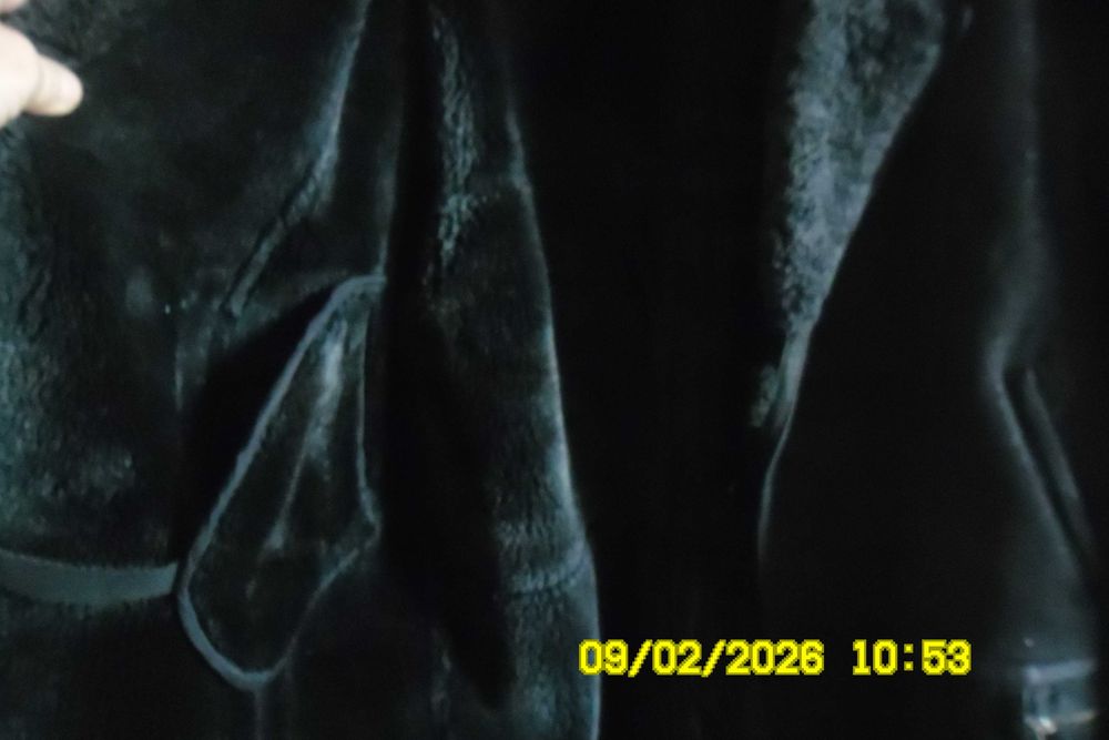 Продам: 2-е мужские  дубленки