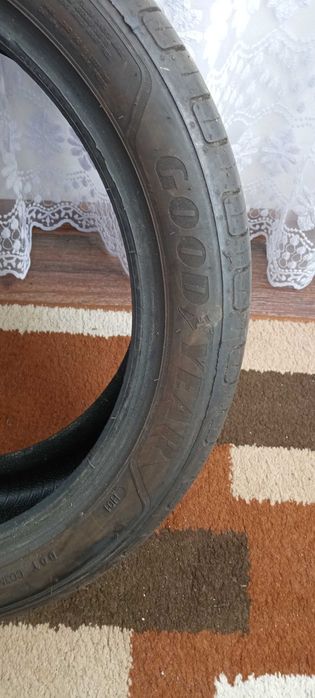 Vând cauciucuri auto