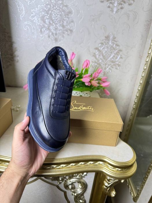 LOUBOUTIN детские сапожки с красными подошве