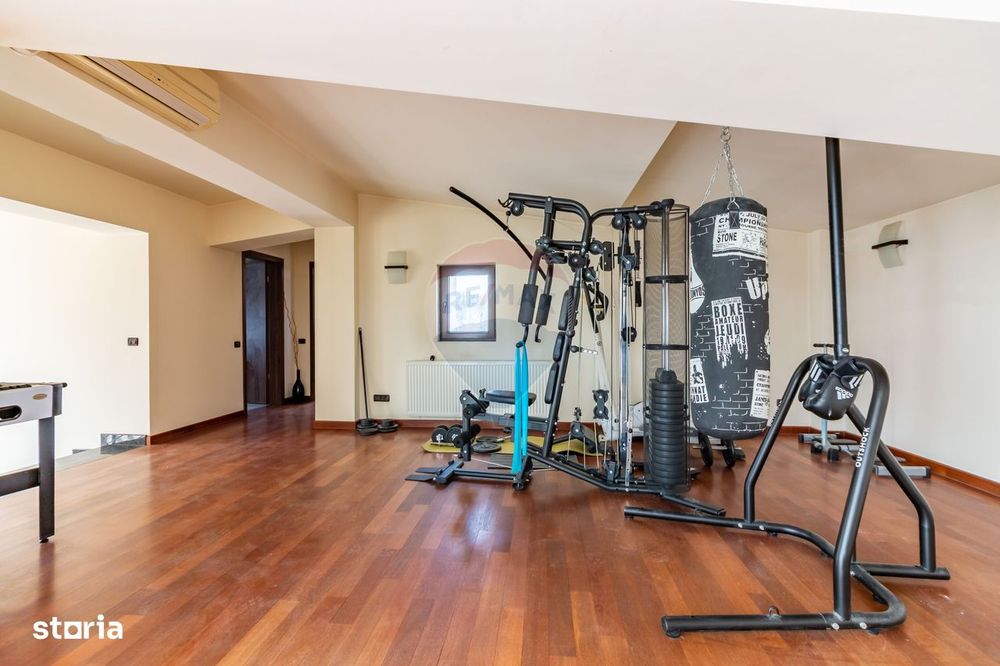 Vanzare Vilă cu 7 camere  Corbeanca