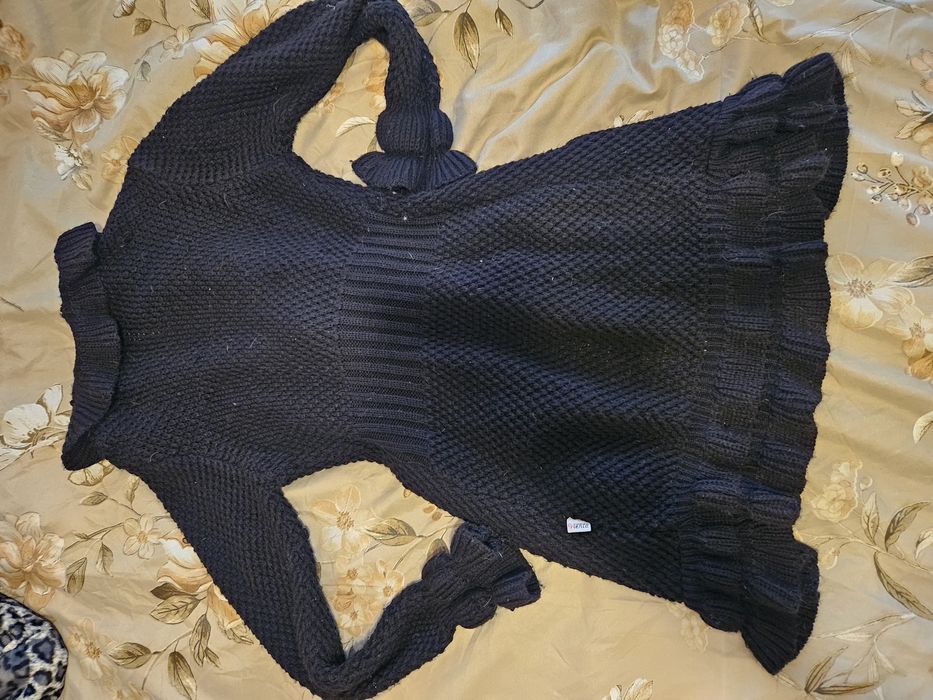 Дамски плетени жилетки в черно и в кафяво