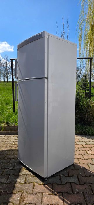 Frigider Arctic cu congelator in stare buna