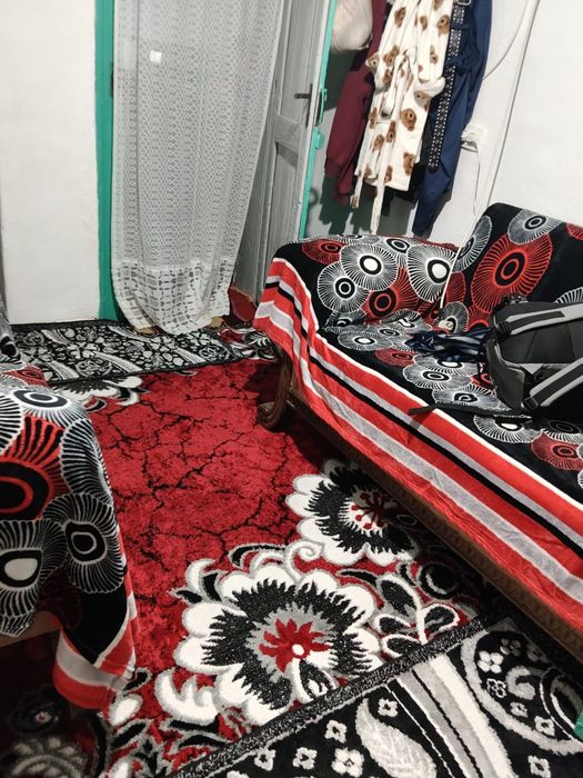 Casă de vânzare , 4 camere, 2 holuri