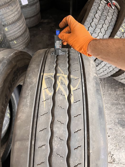 2 anvelope camion directie 315/70/22.5 , Continental , 9 mm!