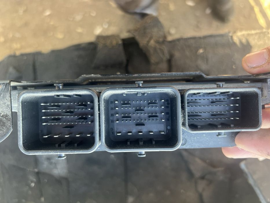 Компютър мотор ECU Peugeot 3008 CITROEN 1.6hdi S1801230