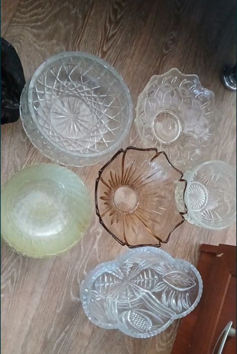 Сальтники 9шт. и две конфетницы Почти даром.