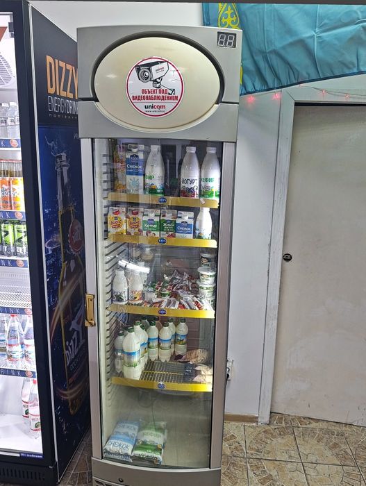 Холодильник витрина