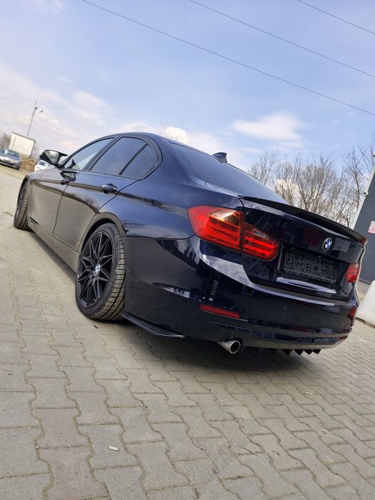 Bmw 320D f30 M pack / xenon / navigatie /automat 2015 recent adusa din germania