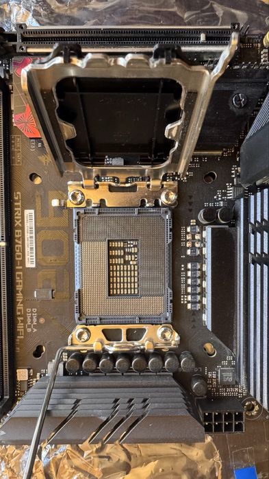 Placa de baza Asus ROG STRIX B760-I GAMING WIFI