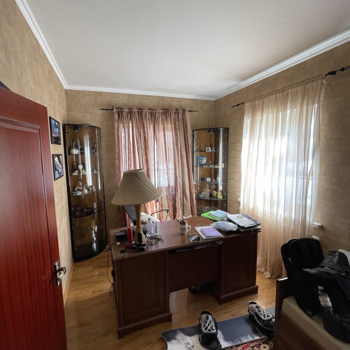 Стол руководителя для кабинета