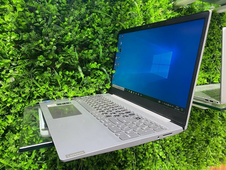 Lenovo office noutbuk seleron N4000 4/1000GB holati yaxshi zoʻr