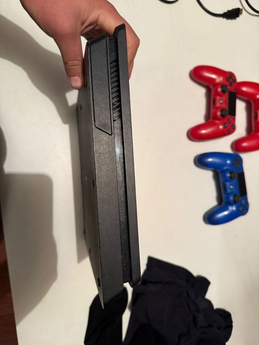 Ps4 slim 1 терабать 3 джойстик