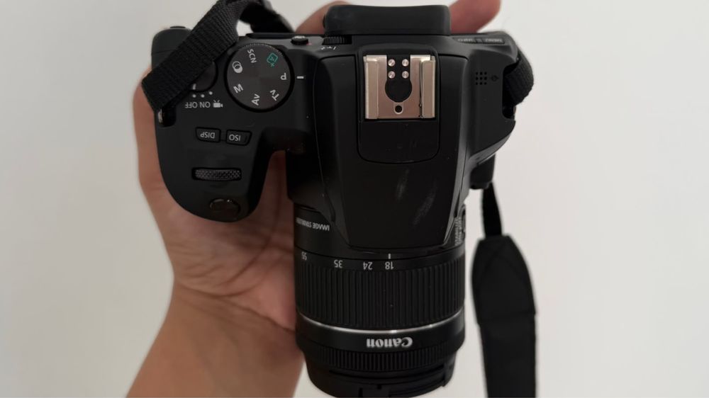 Продам Canon EOS 250D