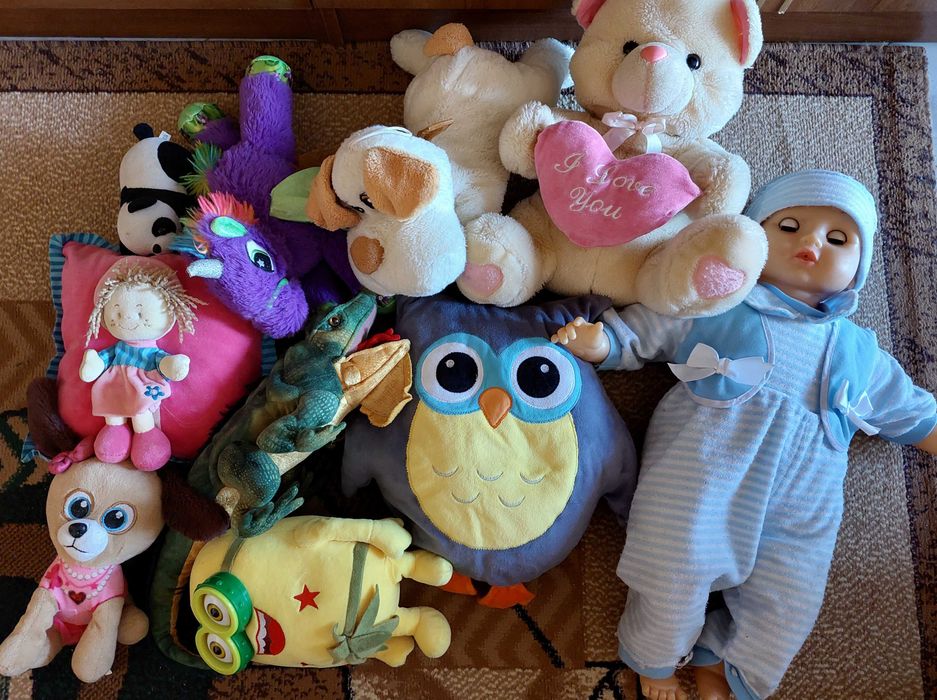 Лот от играчки за 20 лв.