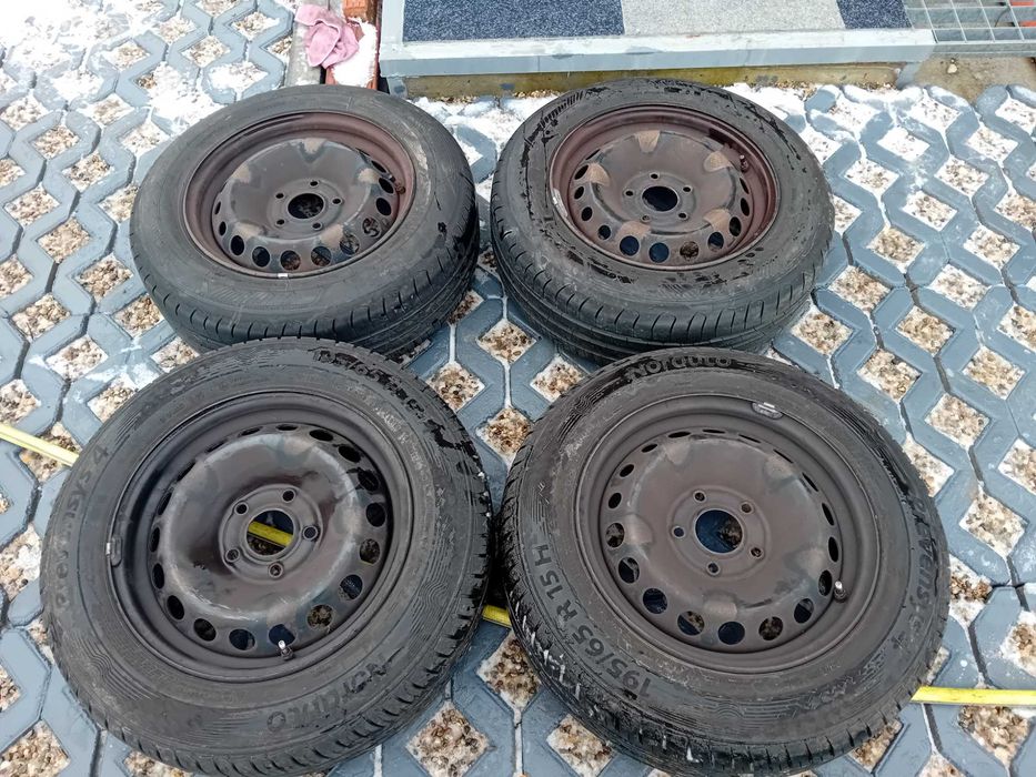 Roti vara Megane 3 , 5x114,3 R15 , anvelope 195 65 15 ca noi .
