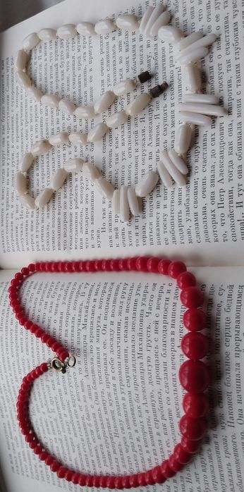 Бусы чешские гранатовое стекло и Аб