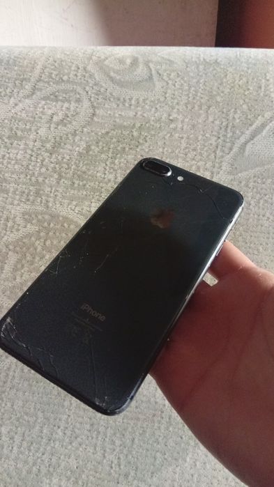 Айфон 8+ с коробкой