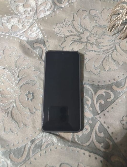 Телефон редми А3 в хорошем состояние