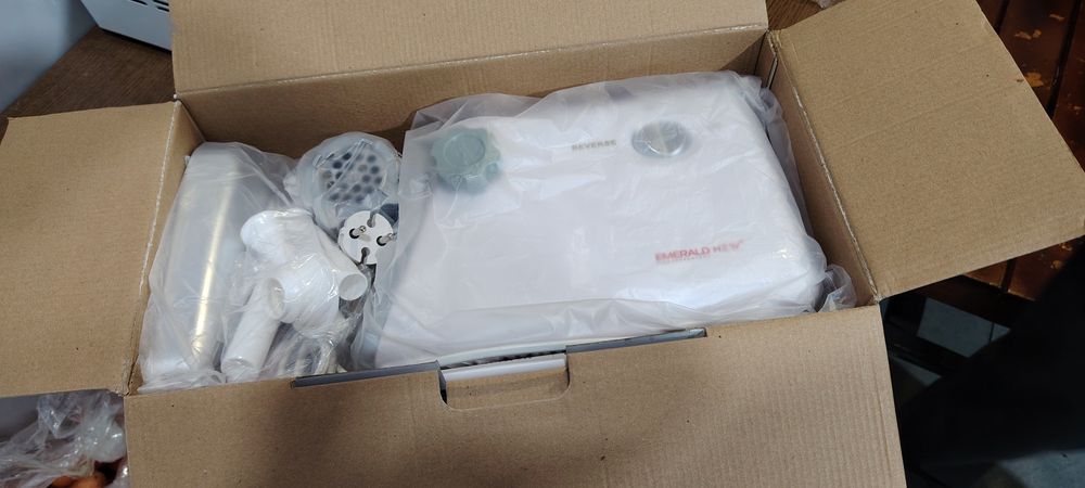 Мясорубку EMERALD