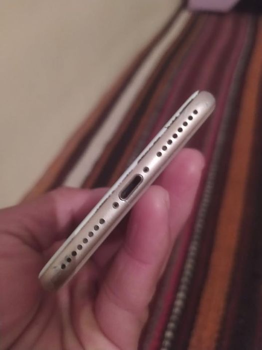 Iphone 8 plus telefoni sotiladi